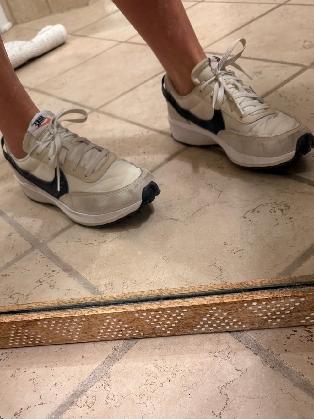 Nike Women’s Waffle Debut Sanddrift/Phantom/White/Black Sz 9